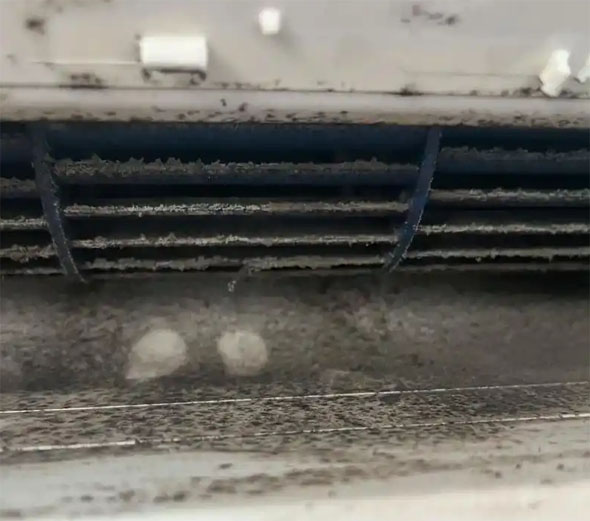 蚌埠空调吹的风有股烧焦味是怎么回事